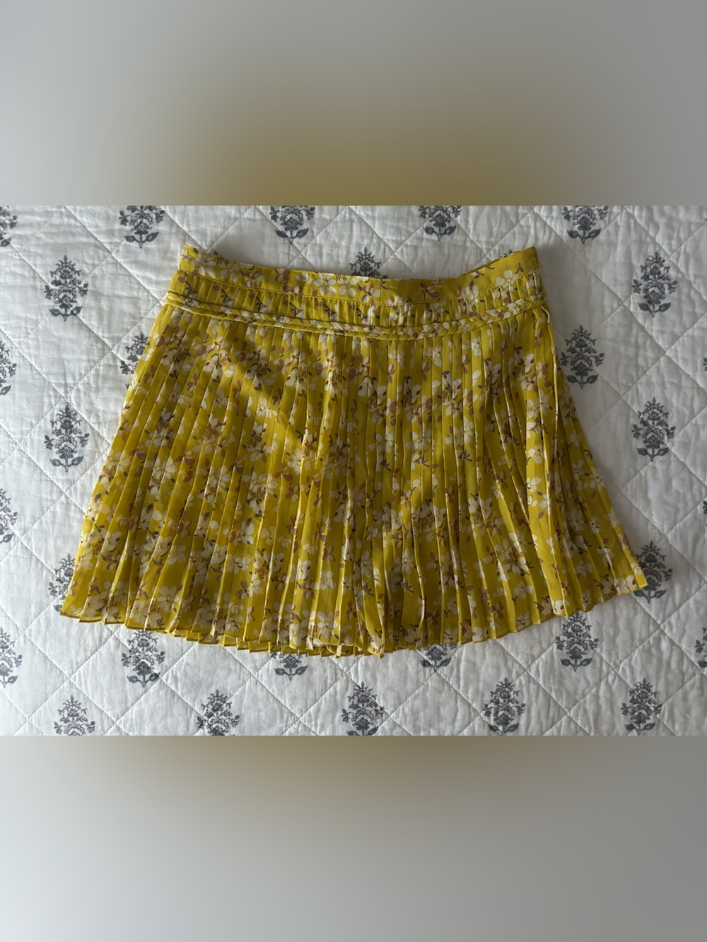 American Eagle Outfitters Yellow Floral Pleated Skater Skirt